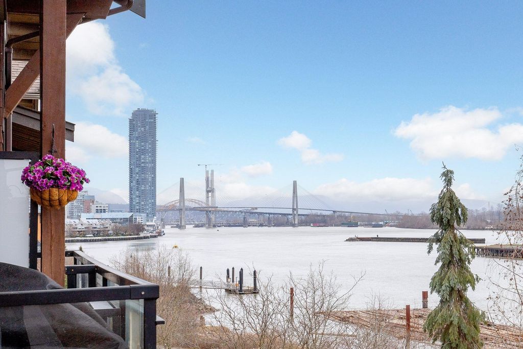 listing image 1106111268299678352