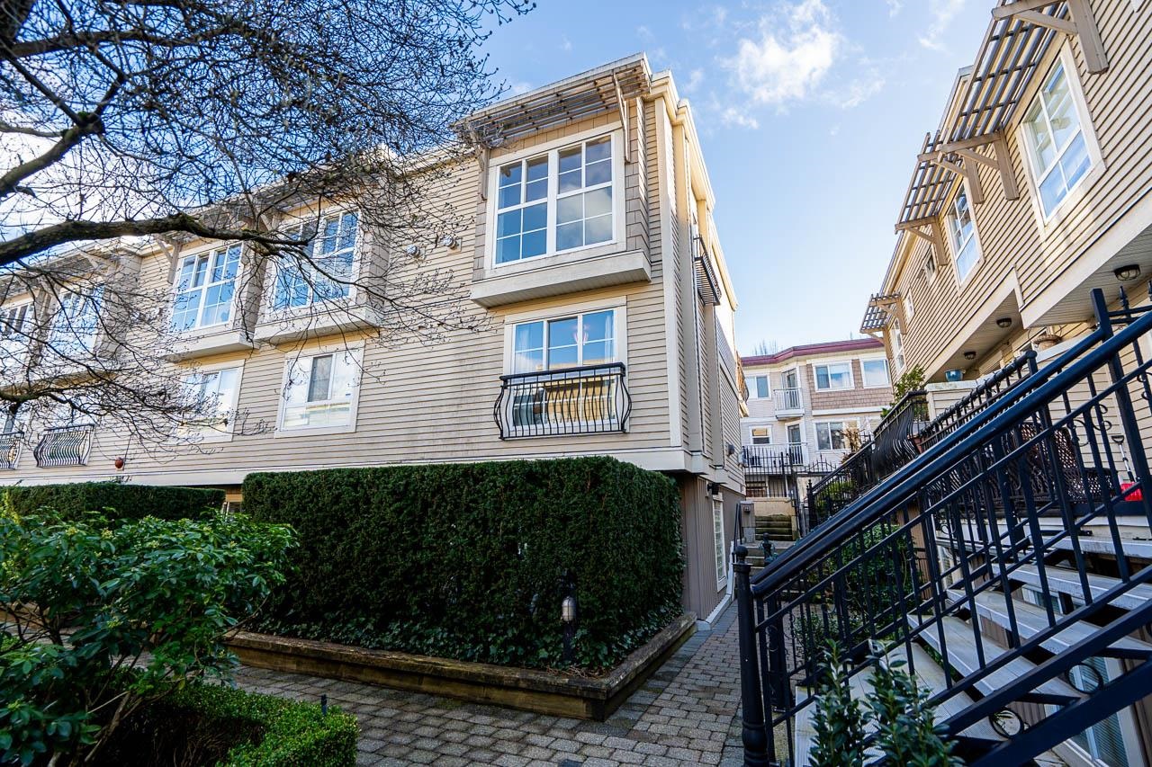 678 W 7th Avenue 310