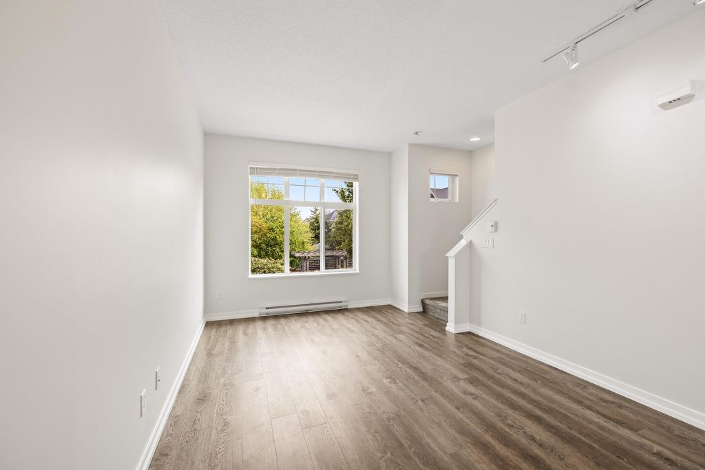 Photo of 31098 Westridge Place #32, Abbotsford, BC V2T 0C2 (MLS # R3106111)