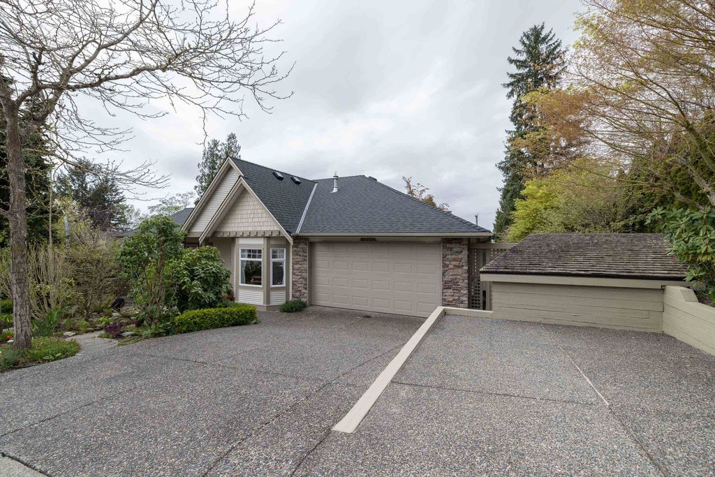 Photo of 21735 47b Avenue, Langley, BC V3A 8T3 (MLS # R3115000)