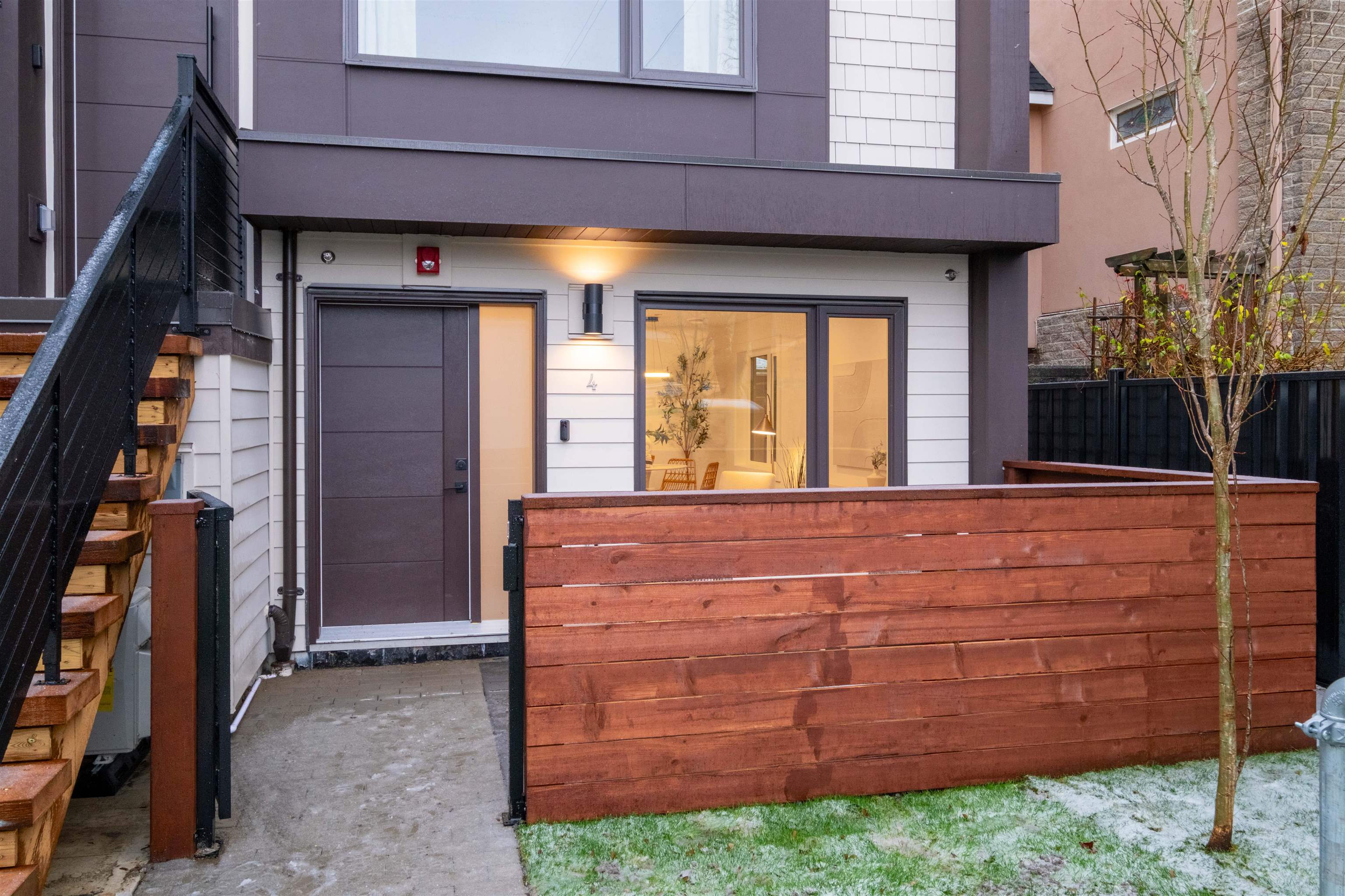 2667 E Pender Street 4