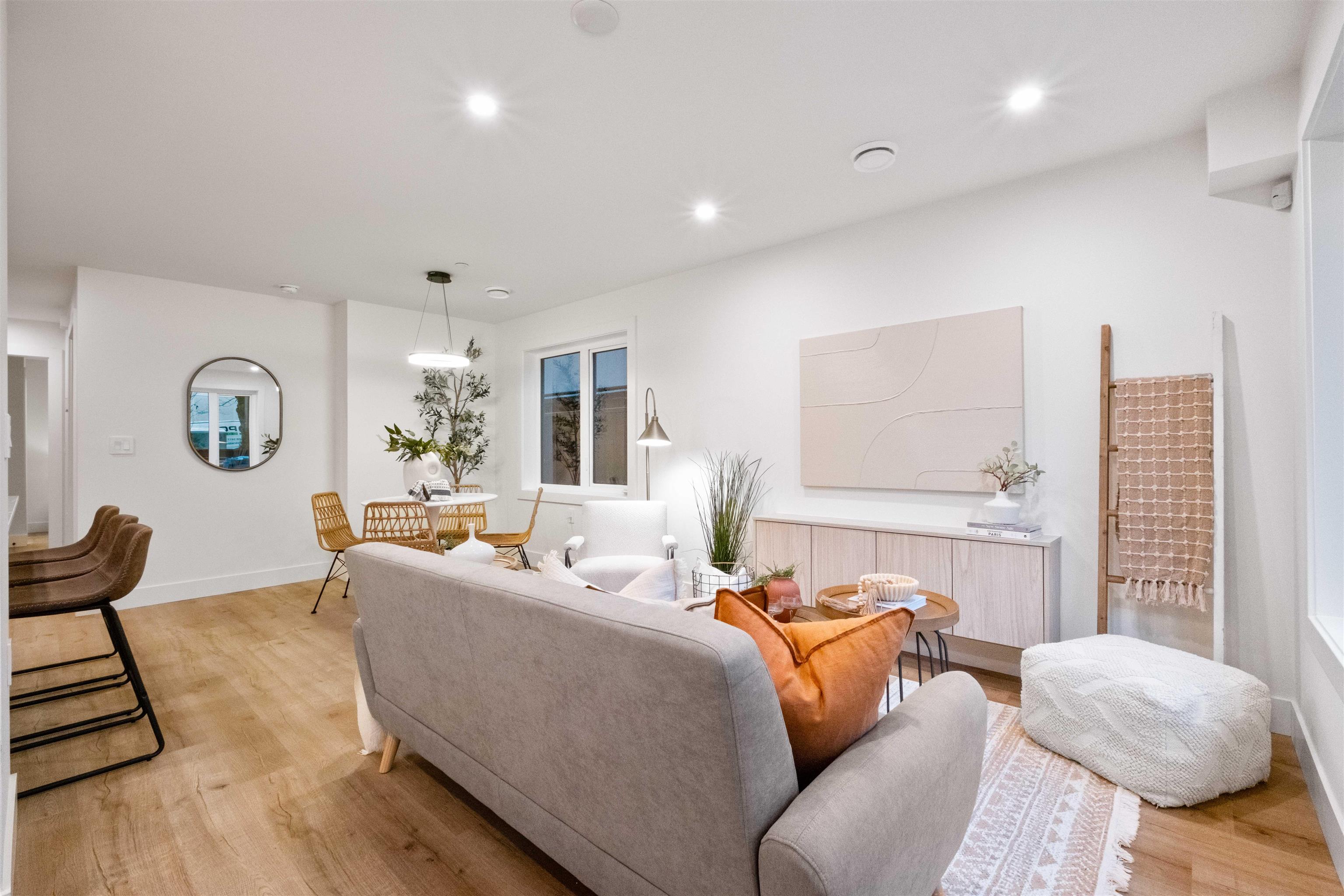 2667 E Pender Street 4