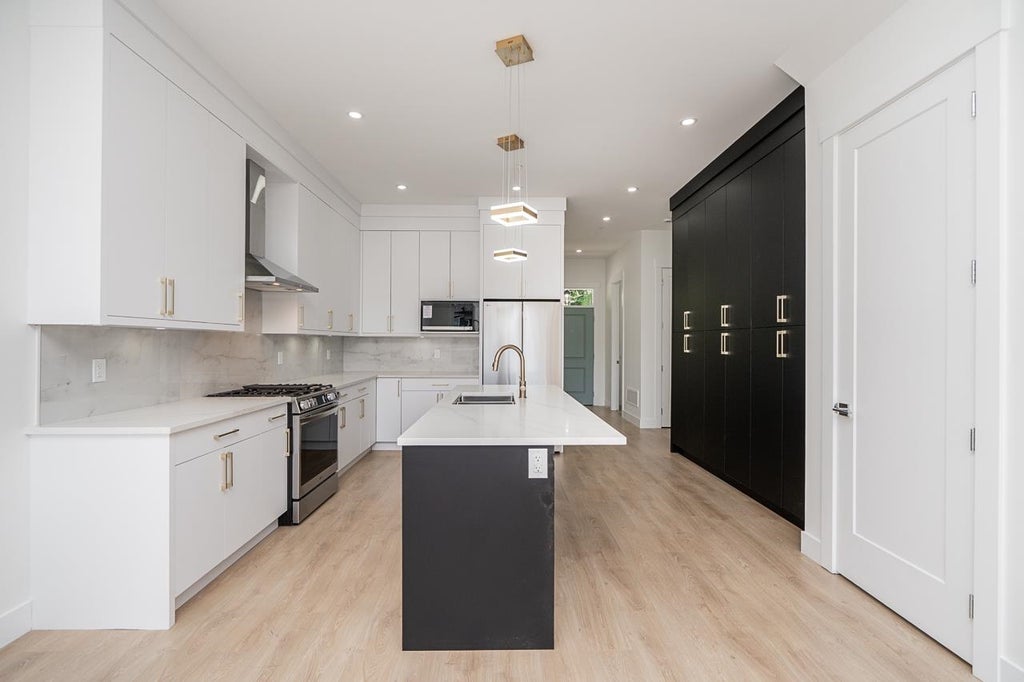 Photo of 20537 74b Avenue, Langley, BC V2Y 3S8 (MLS # R3157674)