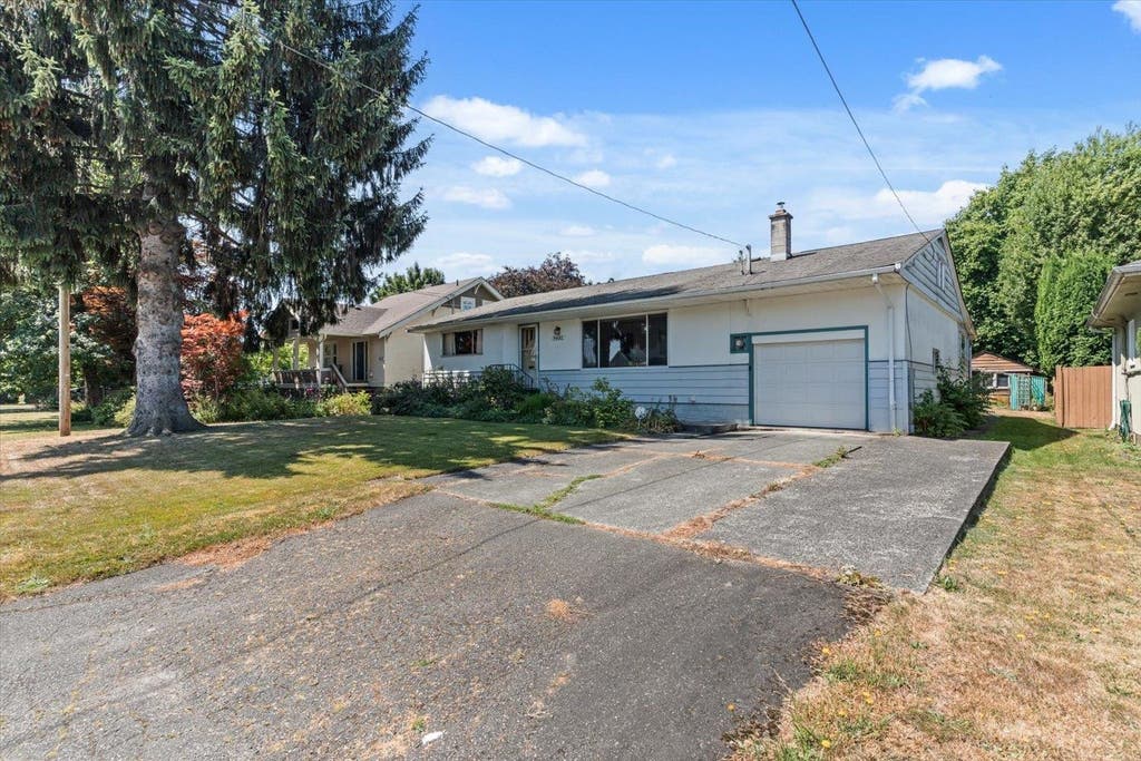 Photo of 9481 Woodbine Street, Chilliwack, BC V2P 5S5 (MLS # R3147212)