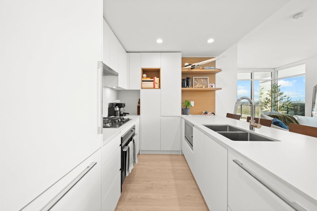 listing image 1106439294964514850