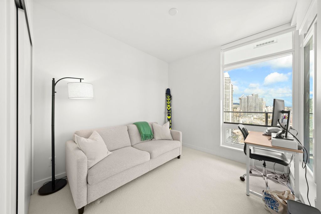 listing image 1100351525744780540