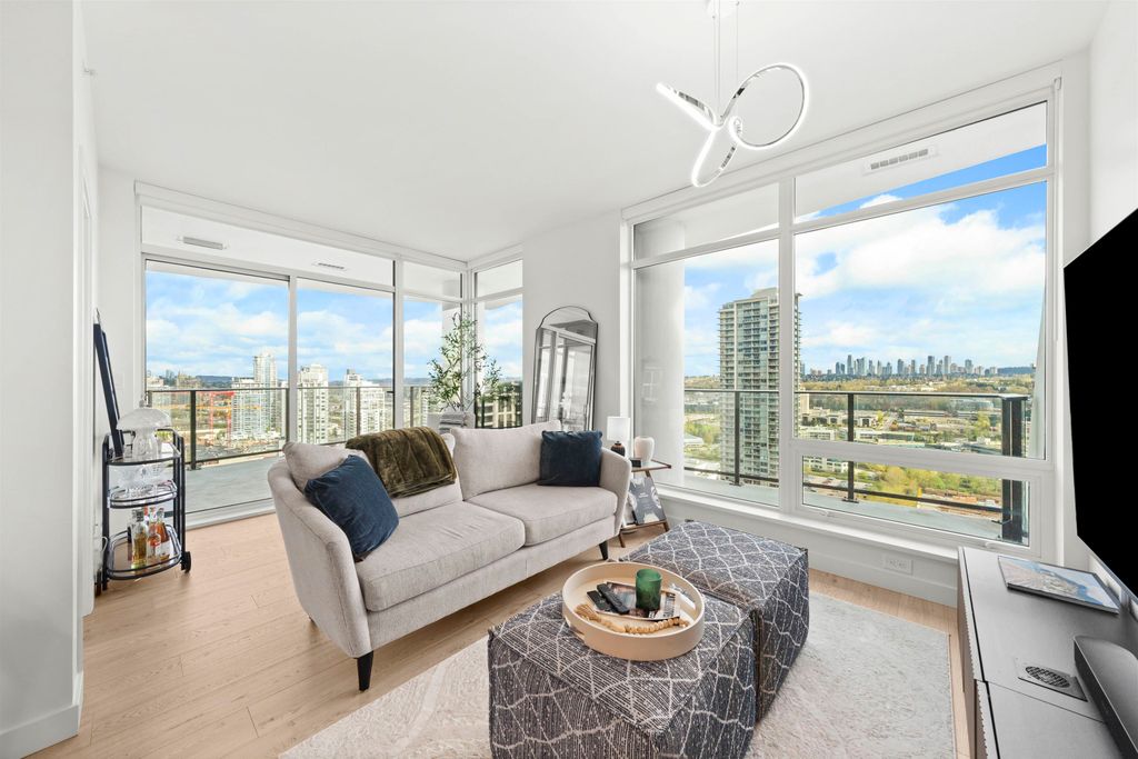 listing image 1100899700619008756