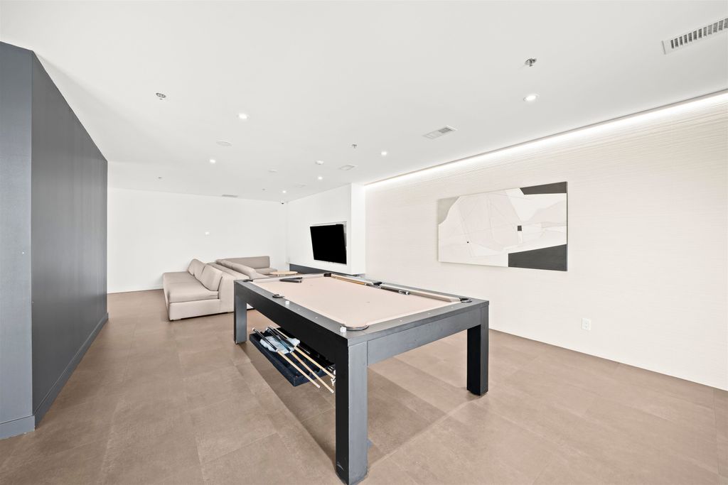 listing image 1100187351620249675