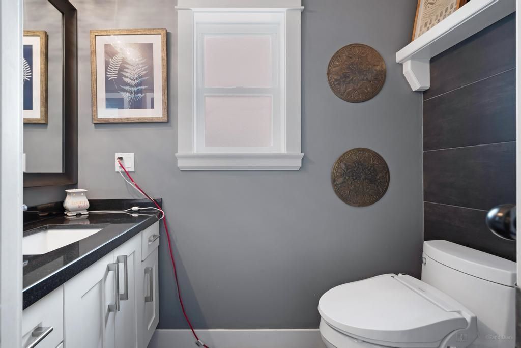 listing image 1100299684212585725