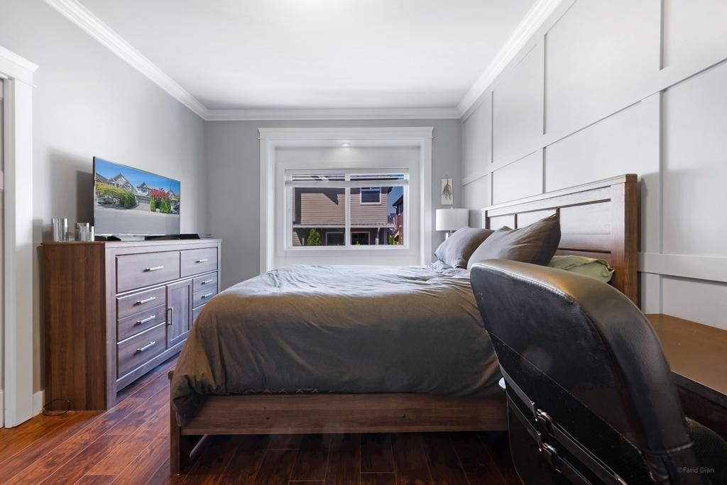 listing image 1104344937255513800