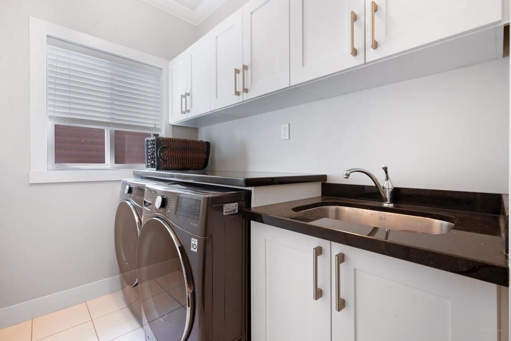 listing image 1100911348729385003