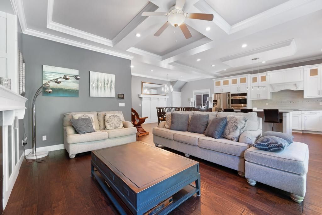 listing image 1102550885312172148