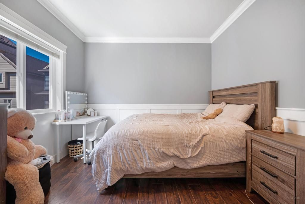 listing image 1100194766642262710