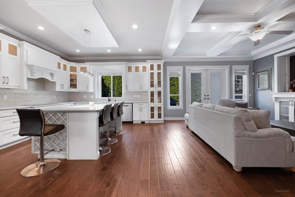 listing image 1102922898220946236