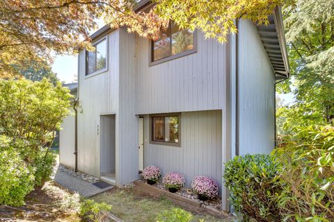 942 Blackstock Road Port Moody BC V3H 3S2