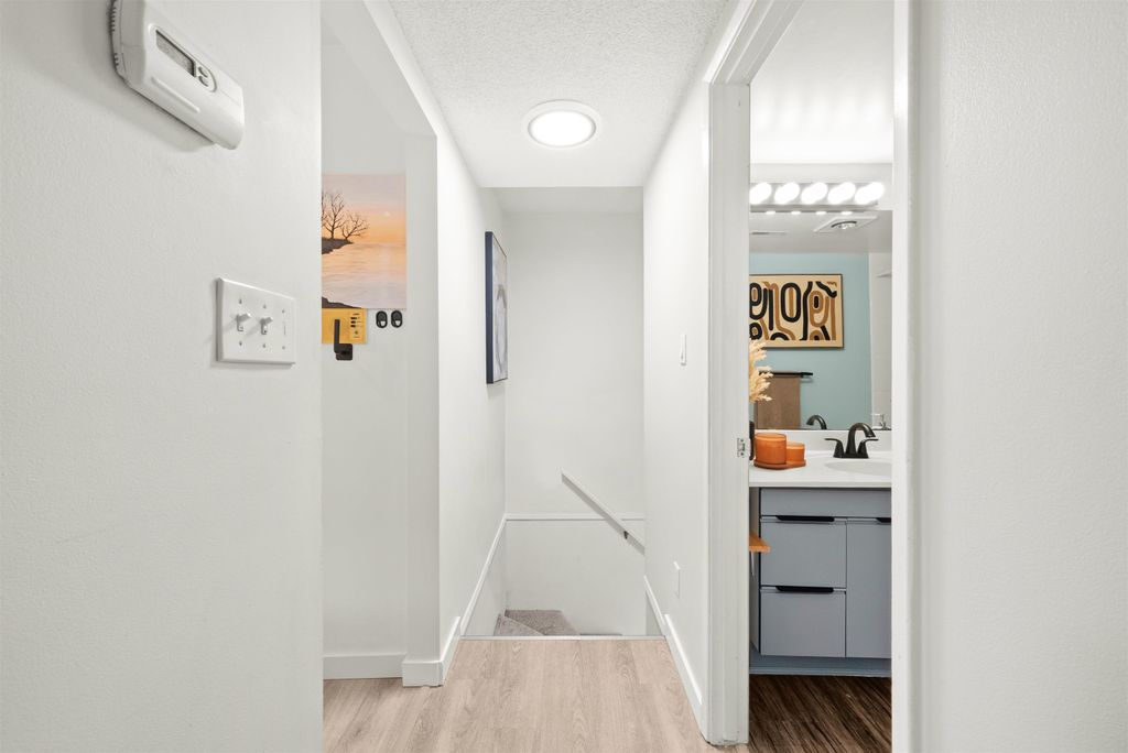 listing image 1105103354394098861