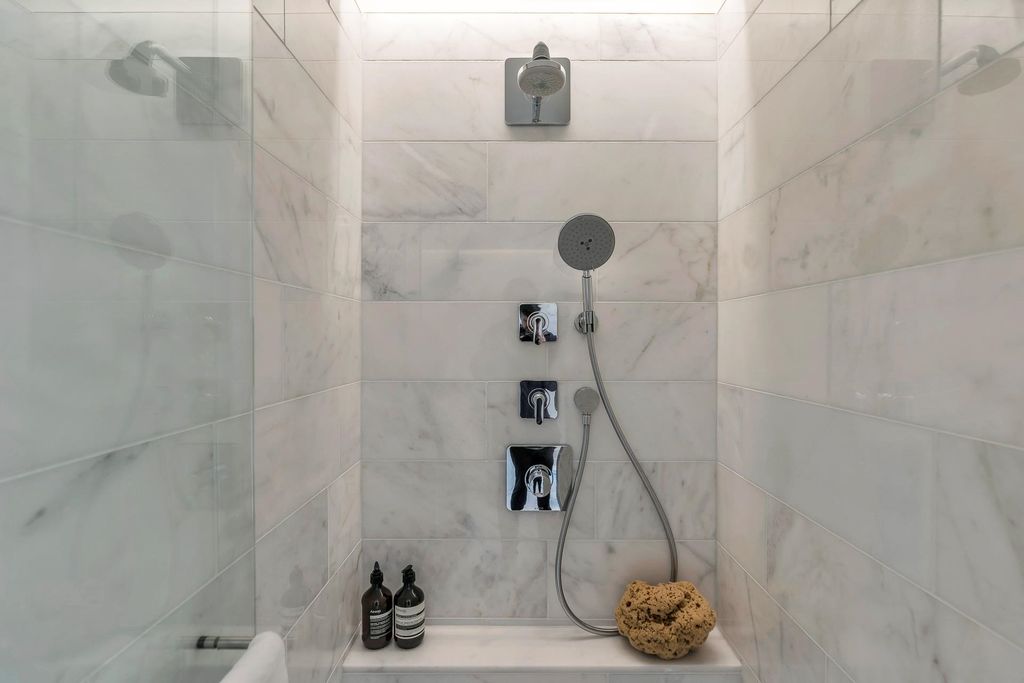 listing image 1106595387789234898
