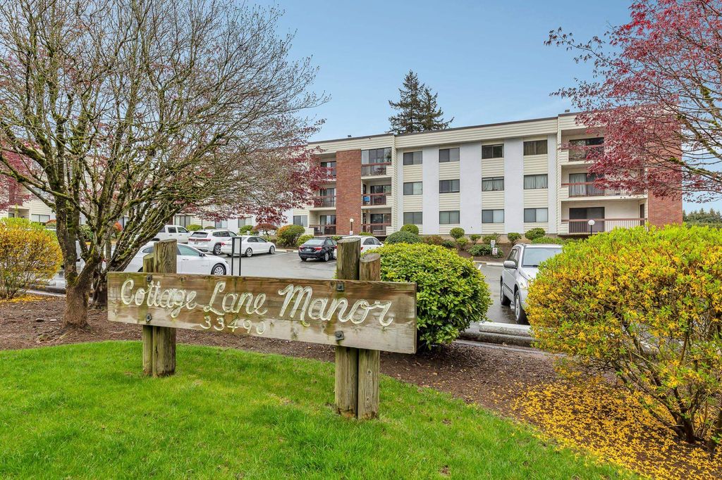Photo of 33490 Cottage Lane #301, Abbotsford, BC V2S 6B8 (MLS # R3111462)