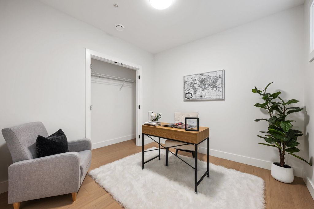 listing image 1100393468862221259