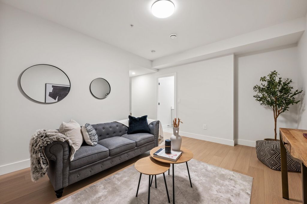 listing image 1104452045060659422