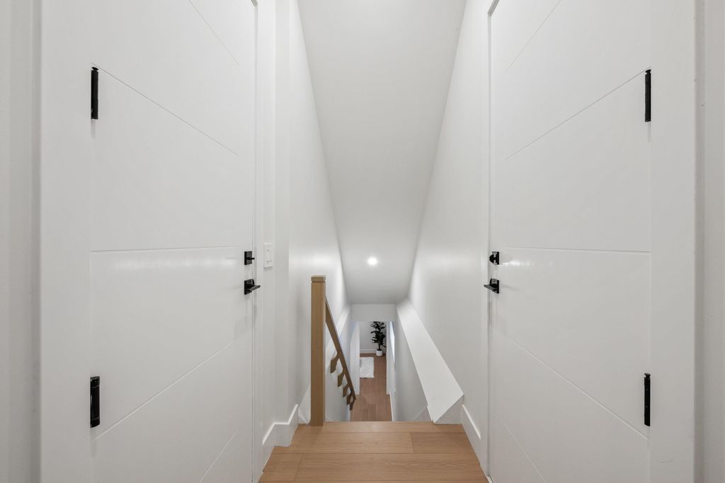 listing image 1101246396468675114