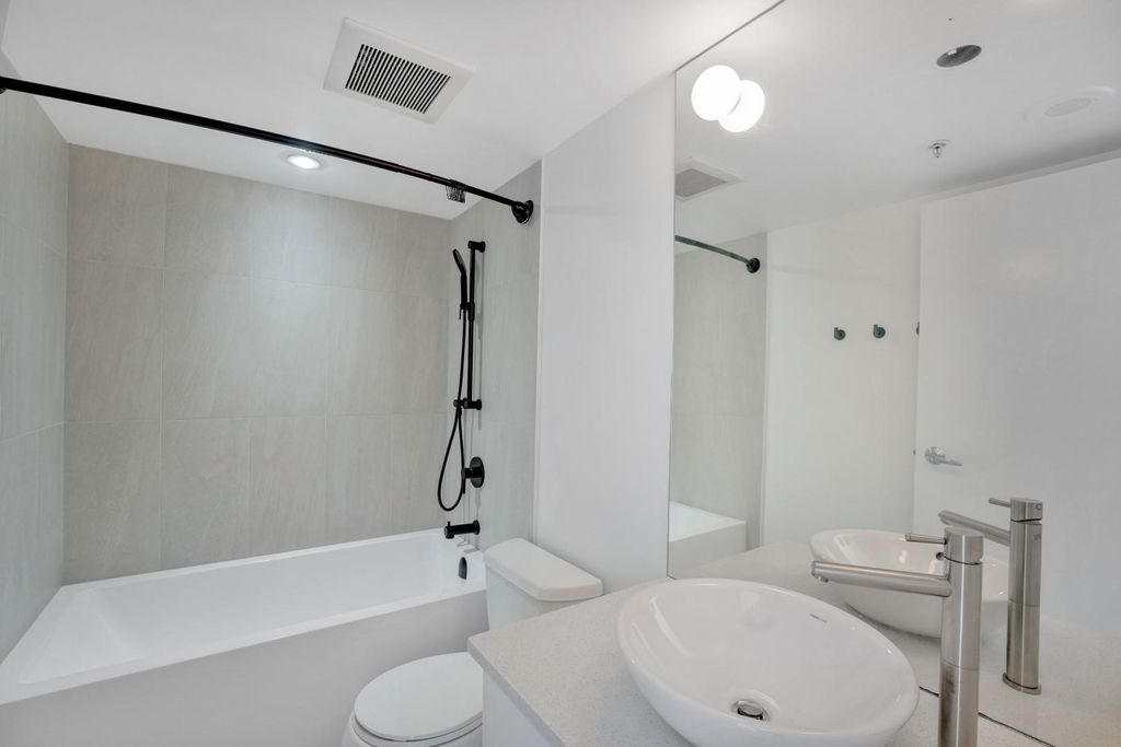listing image 1106385427730998314