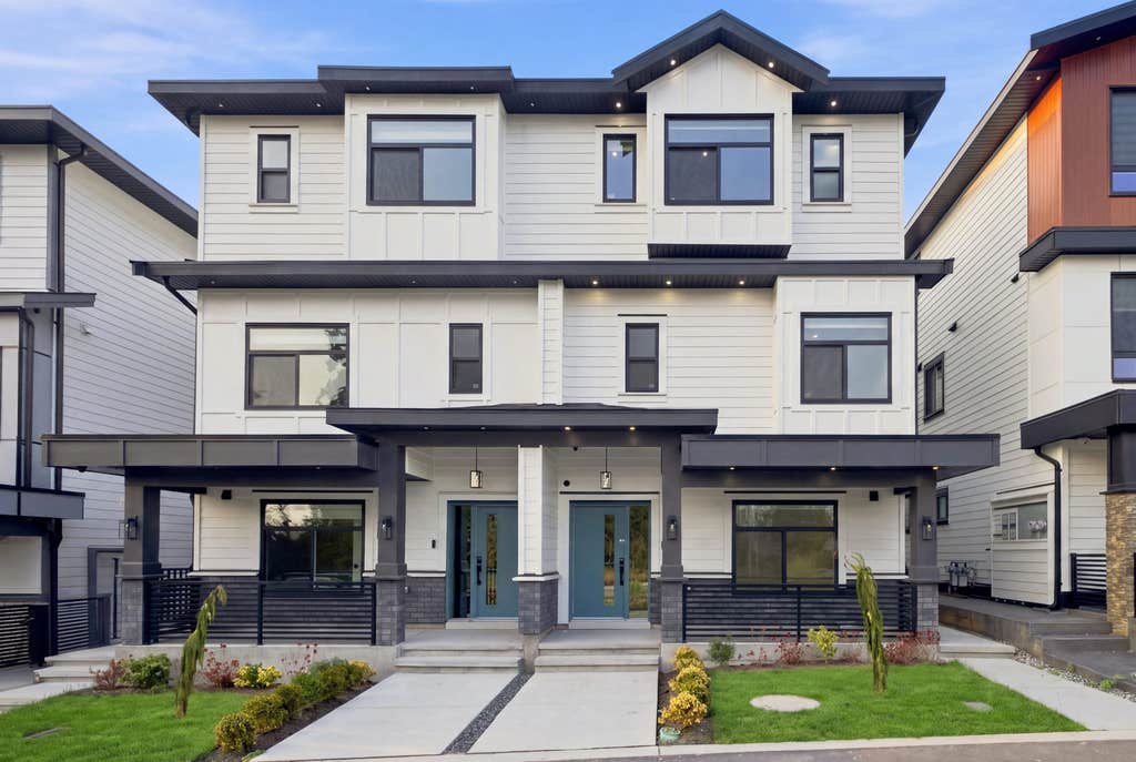 Photo of 16513 20 Avenue, Surrey, BC V3Z 1J1 (MLS # R3157506)