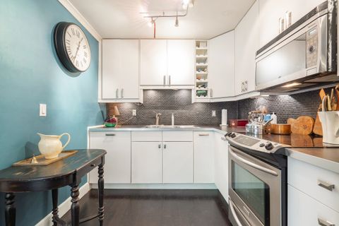 303 Afton Lane 2 Port Moody BC V3H 3V8