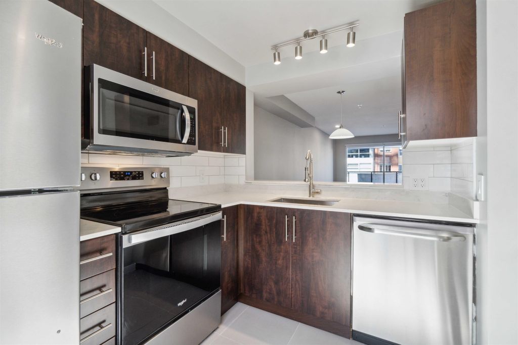 listing image 1108994251925555981