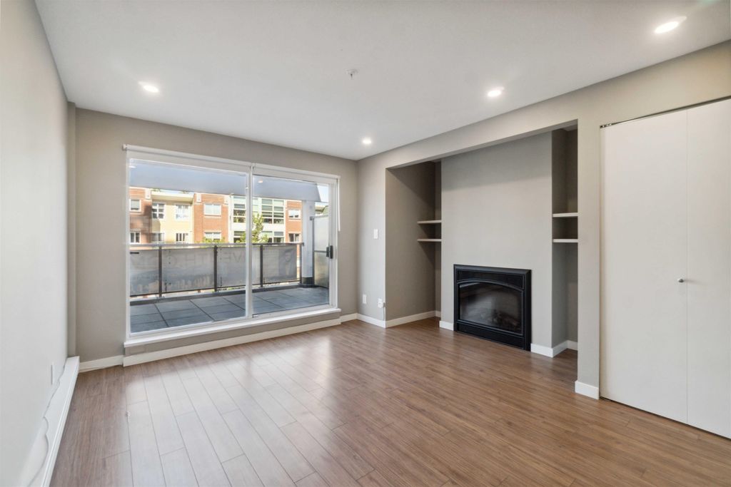 listing image 1109682569838917241