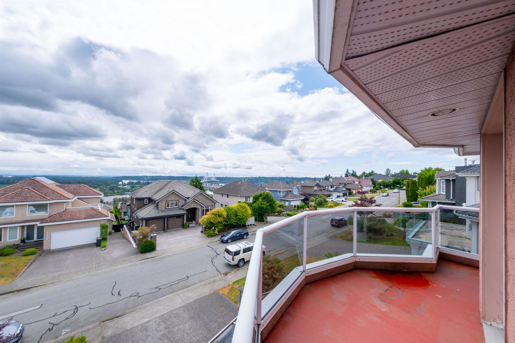 listing image 1102335624472649376