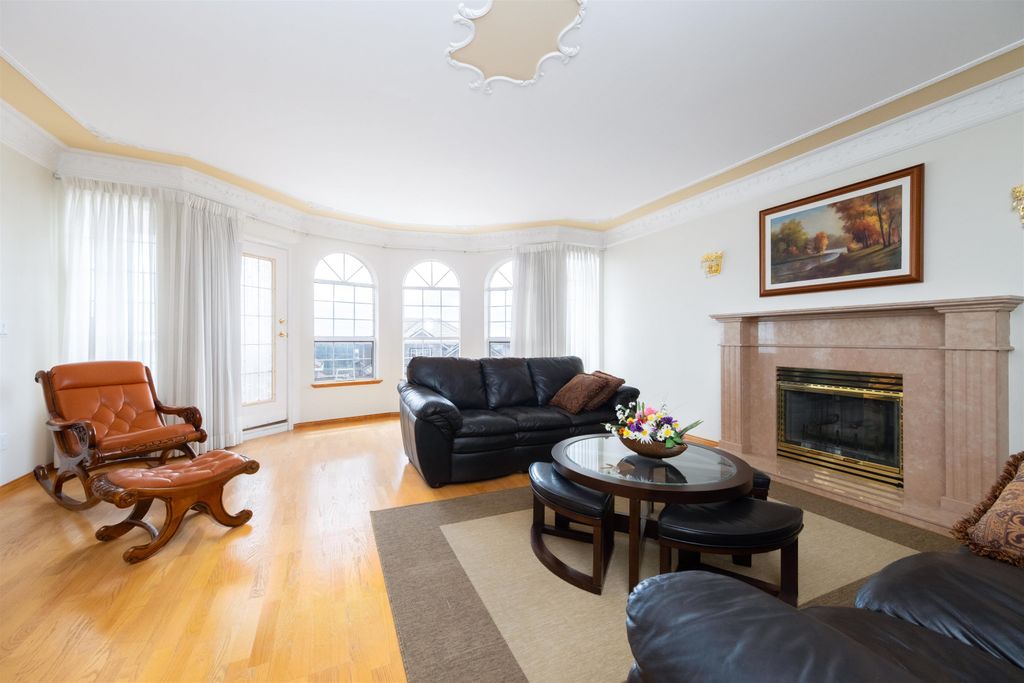 listing image 1102878386717933199
