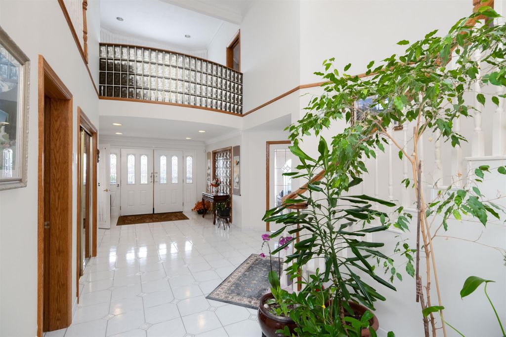 listing image 1102097236760605418