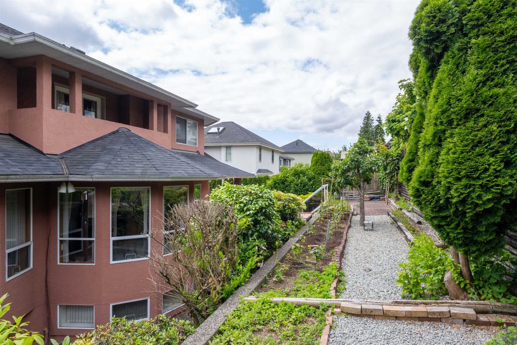 listing image 1109223150330470564