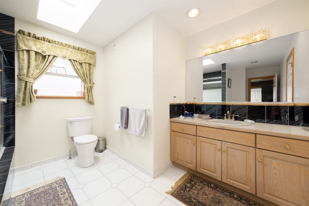 listing image 1107406856881872243