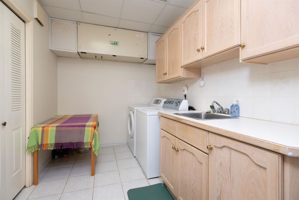 listing image 1106331974878972179