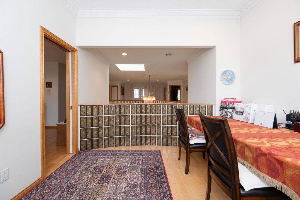 listing image 1106032374568282984