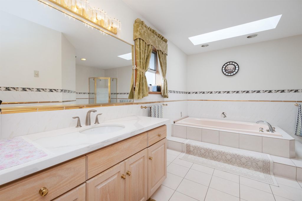 listing image 1100476362084287569