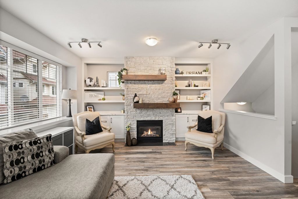 Photo of 20582 67 Avenue #4, Langley, BC V2Y 3B2 (MLS # R3147216)