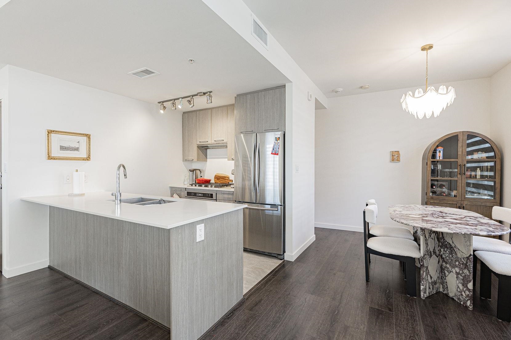 7708 Alderbridge Way 10