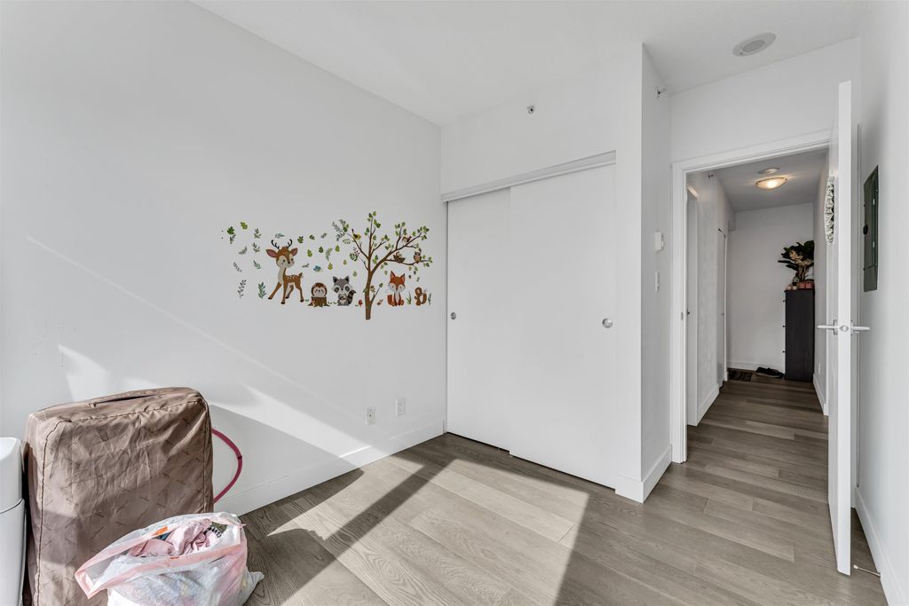 listing image 1109856882396630288