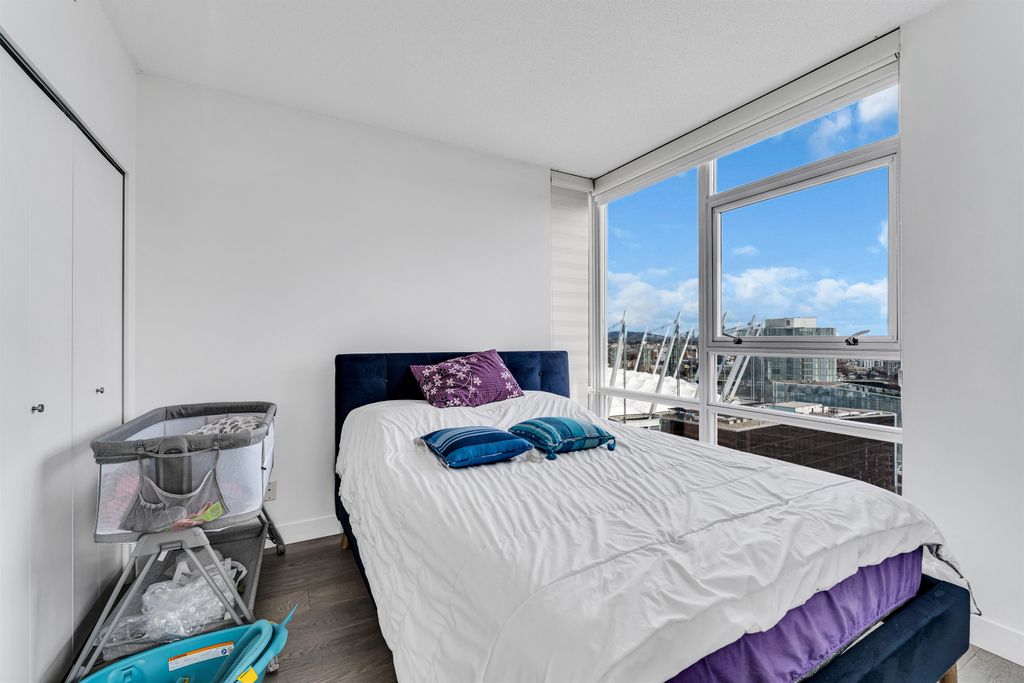 listing image 1103643330949437582