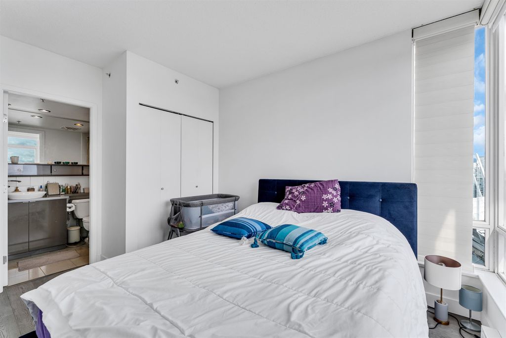 listing image 1100902932252811536