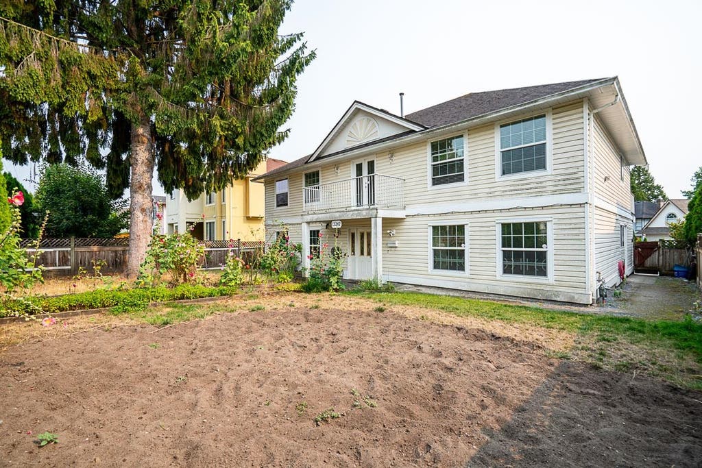 Photo of 12242 64 Avenue, Surrey, BC V3W 1W7 (MLS # R3152524)