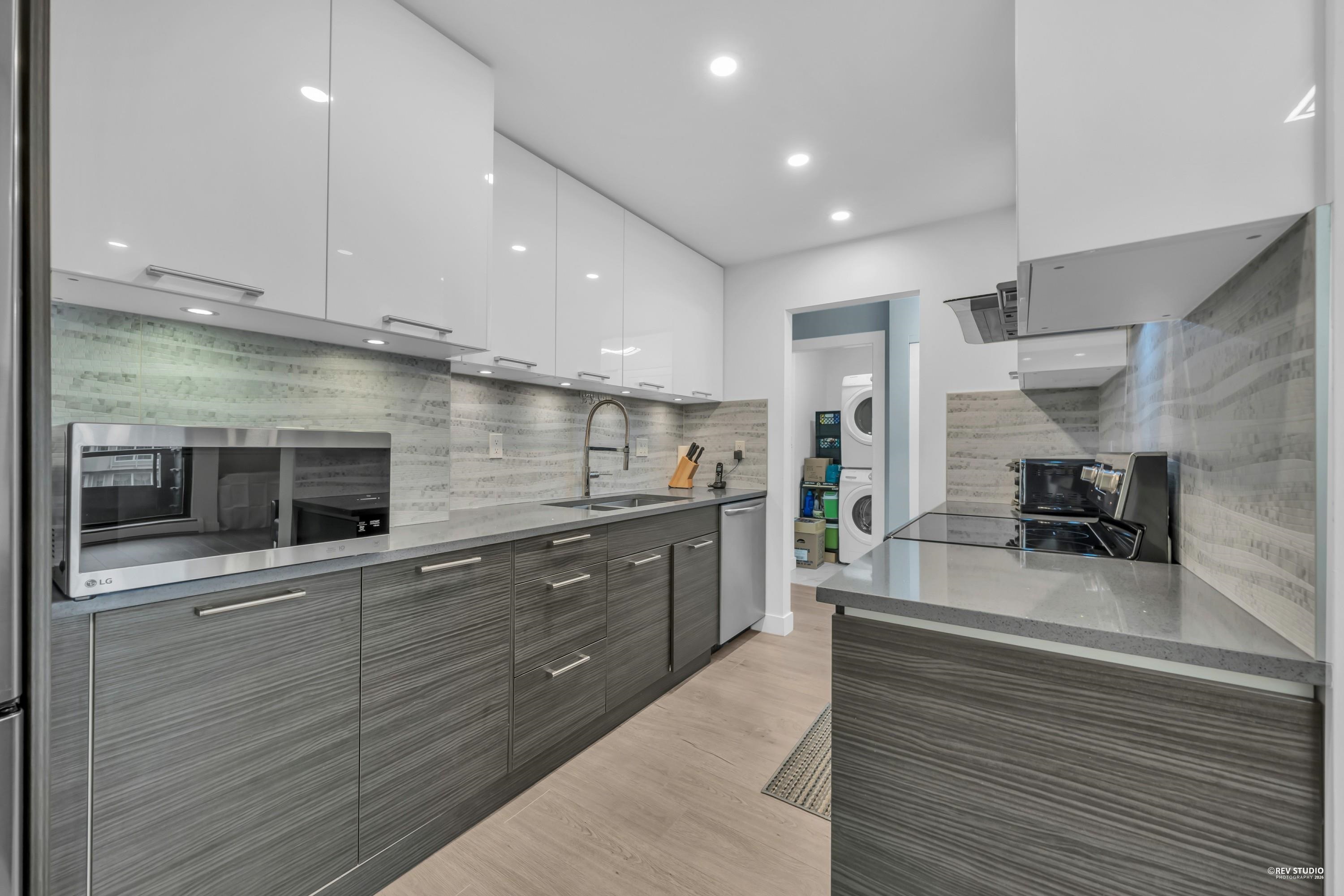 8600 Ackroyd Road 317