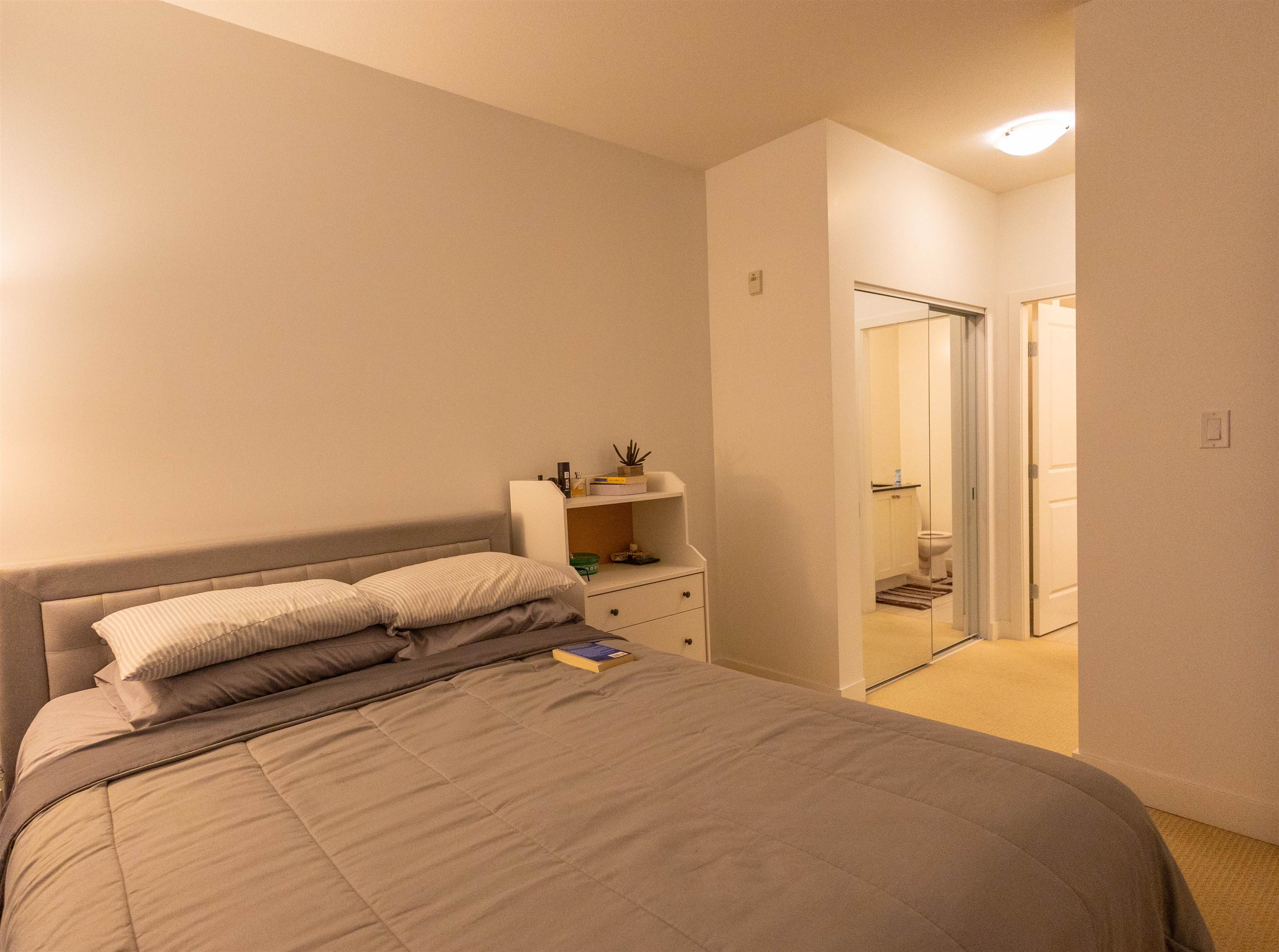 15850 26 Avenue Avenue 305