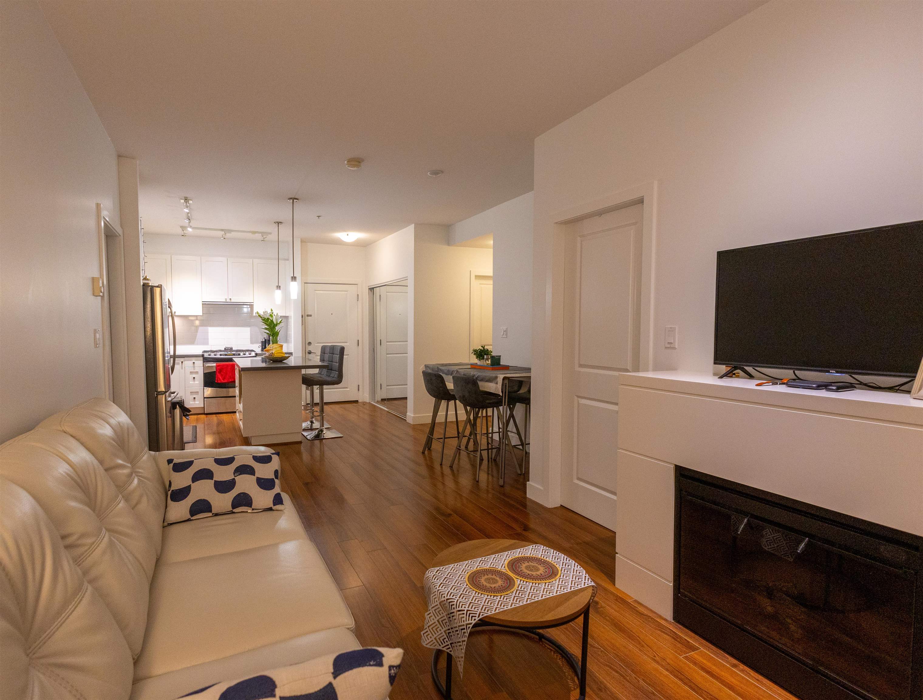 15850 26 Avenue Avenue 305