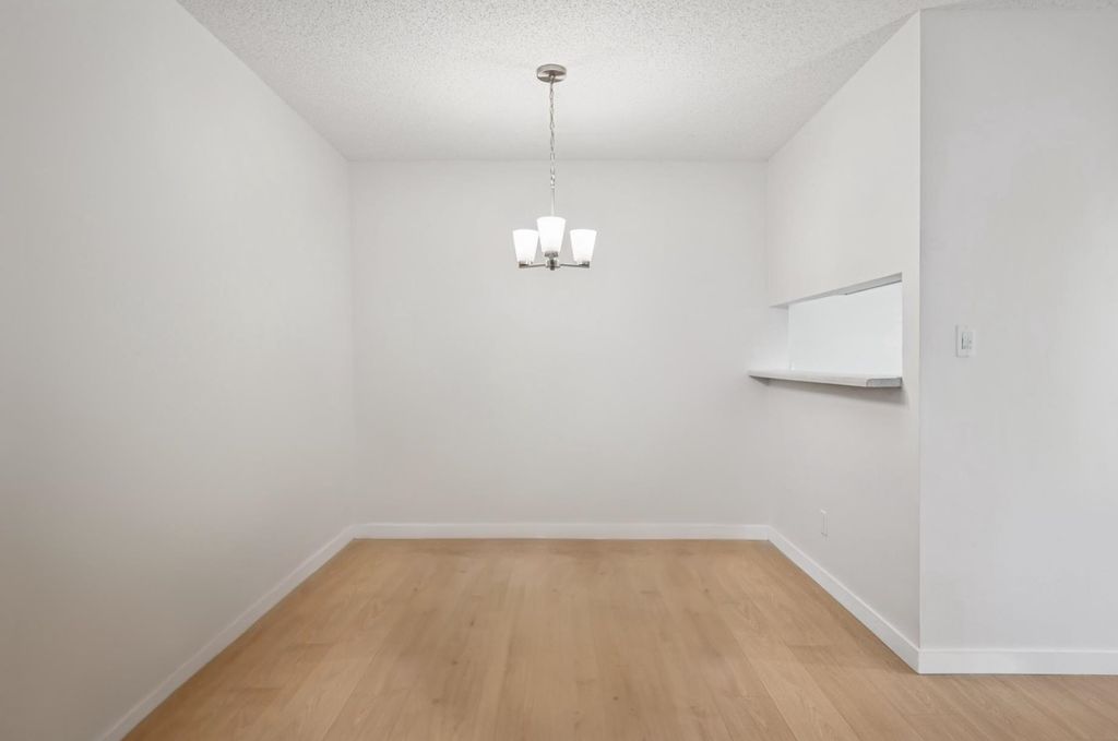 listing image 1109623353204982004