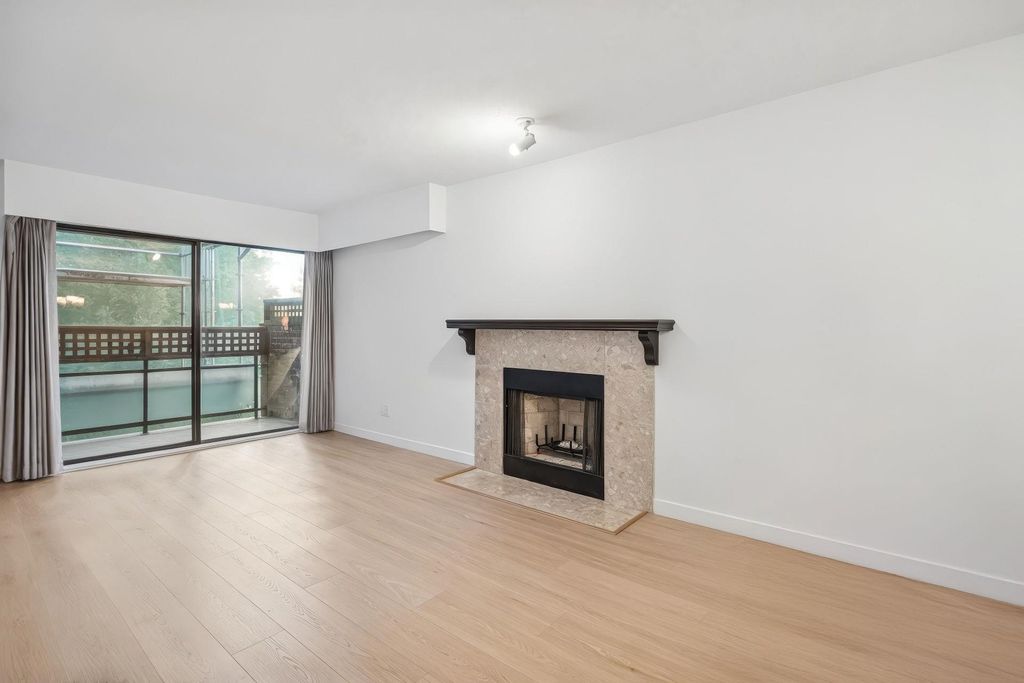 listing image 1101766090816283641