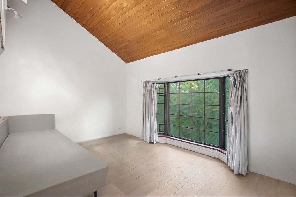 listing image 1107991505624339758